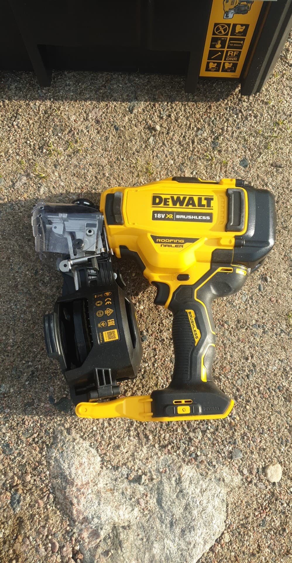 Du visar för närvarande Pappspikpistol Dewalt