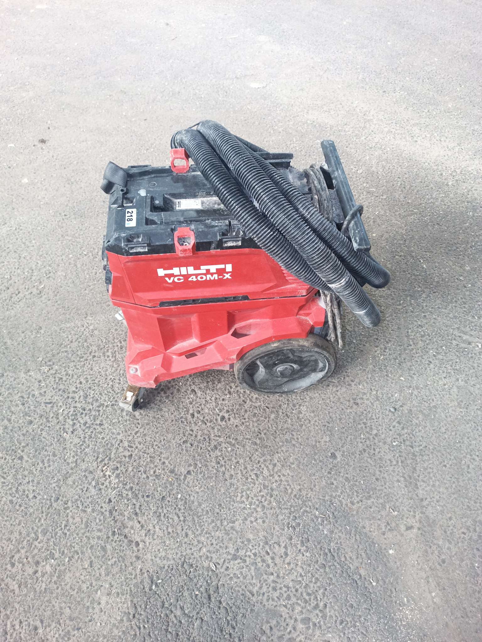 Du visar för närvarande Hilti torr/våt dammsugare