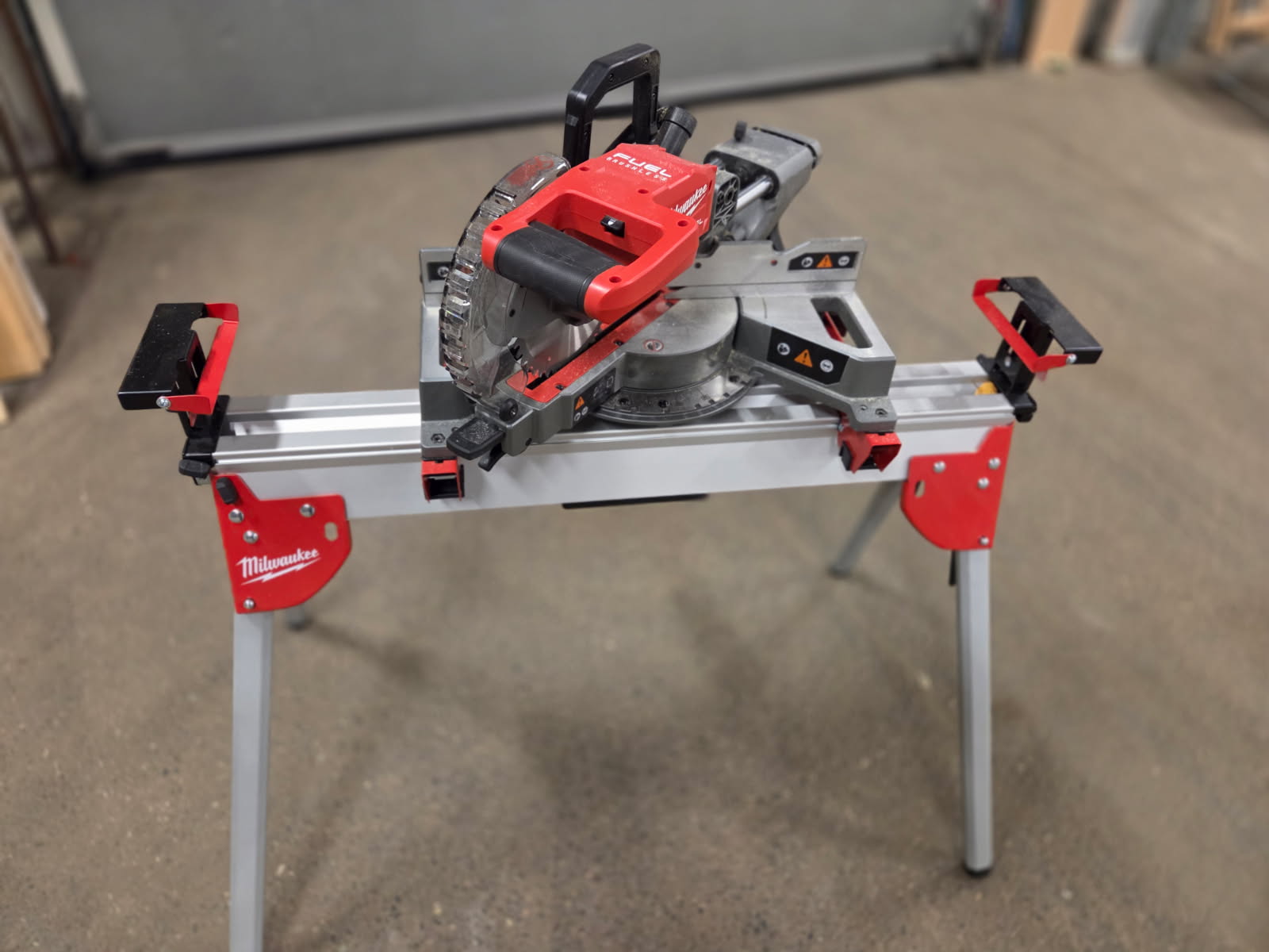 Du visar för närvarande Gersåg med bord batteridriven